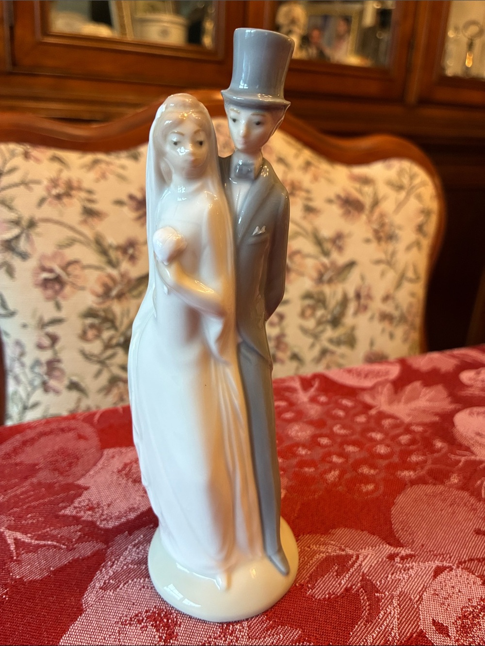 NAO by Llardro Bride & Groom Porcelain Bride and Groom Figurine
